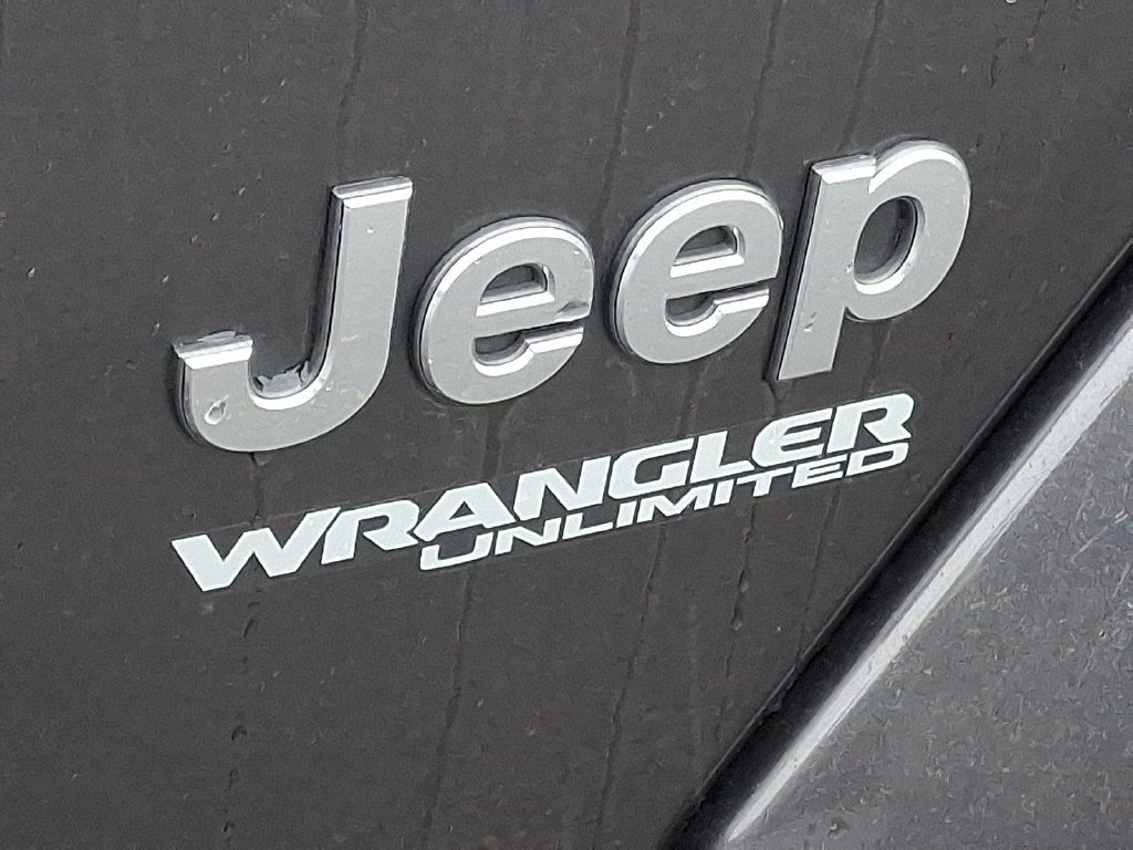 Used 2019 Jeep Wrangler Unlimited Sahara w/ Safety Group AWD/4WD image 10