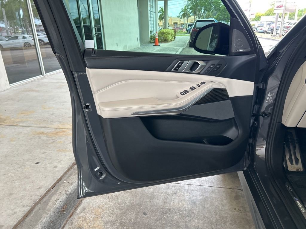 Used 2021 BMW X5 M50i w/ Executive Package image 51