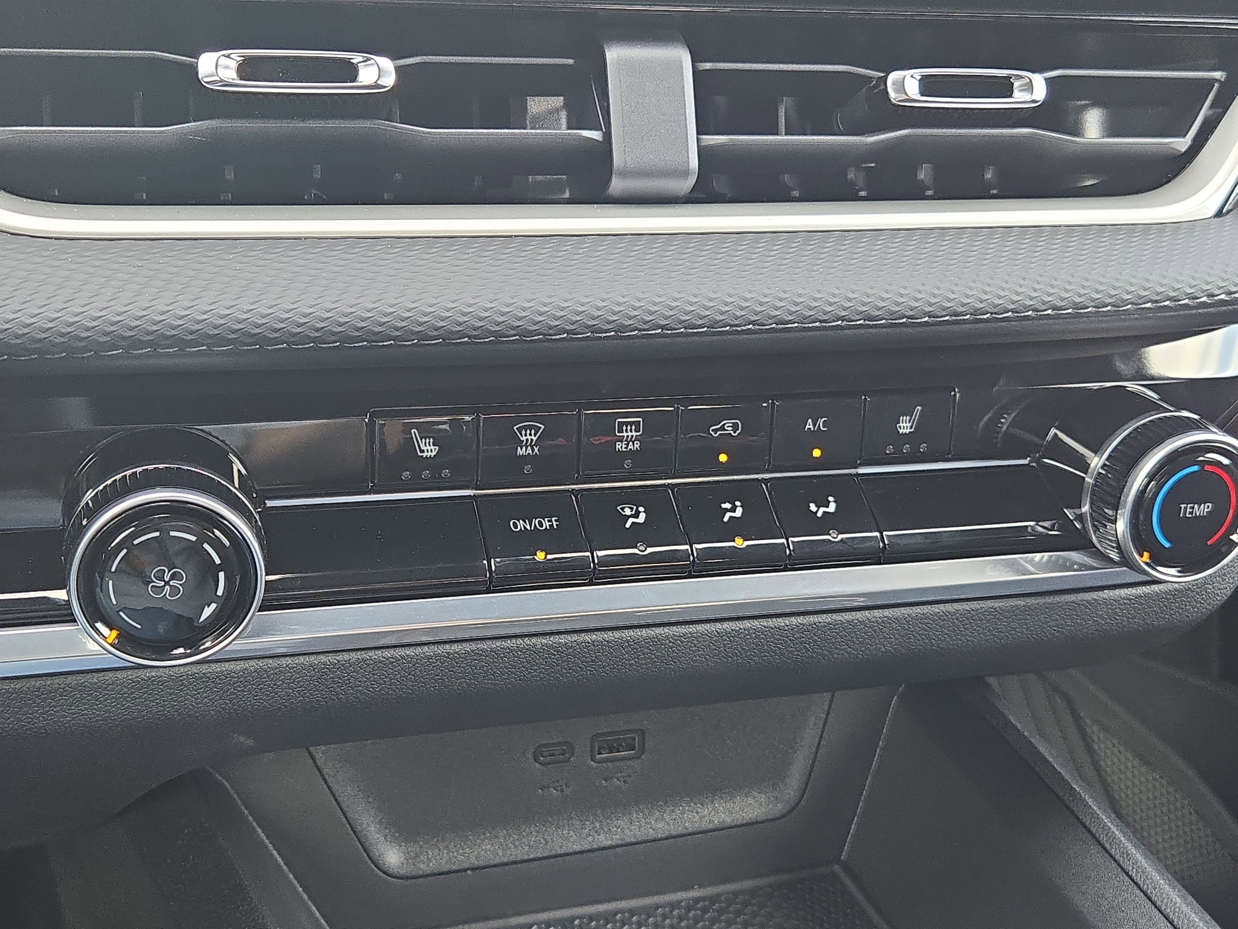 New 2026 Chevrolet Equinox LT w/ Convenience Package II FWD image 26