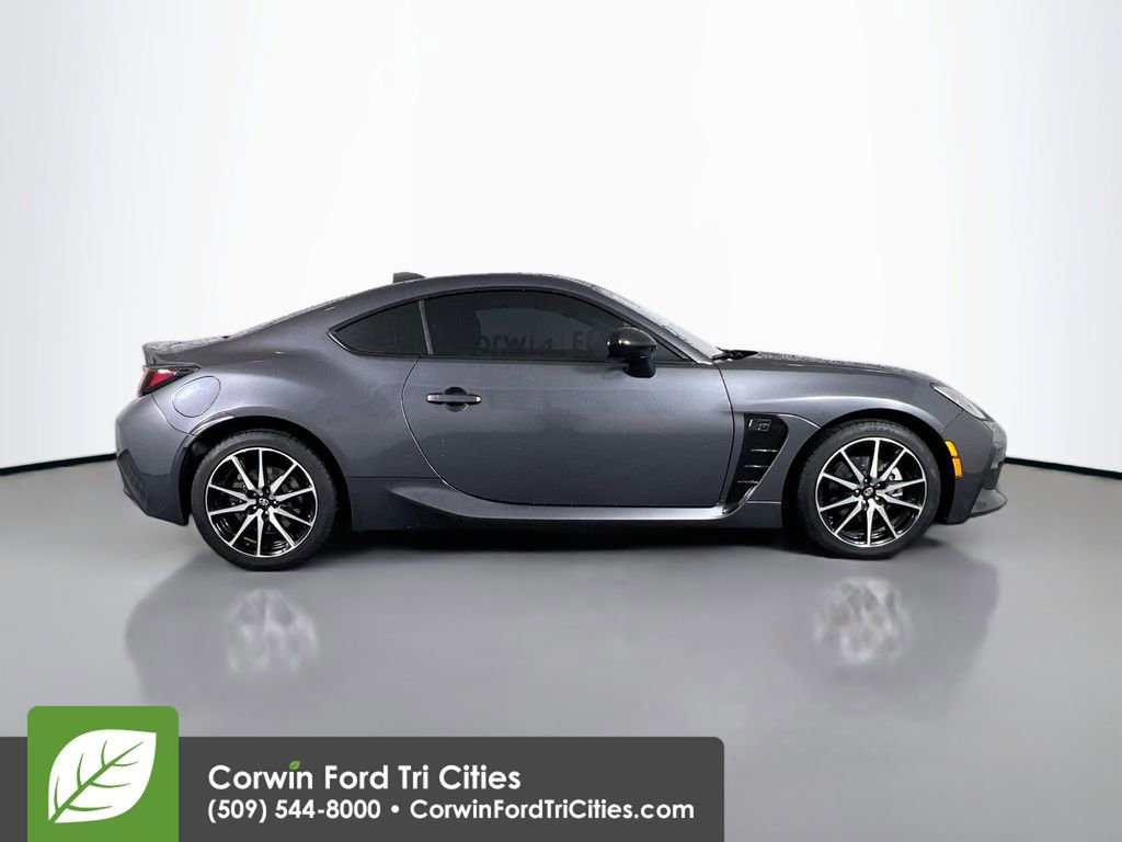 Used 2022 Toyota GR86 Base image 18