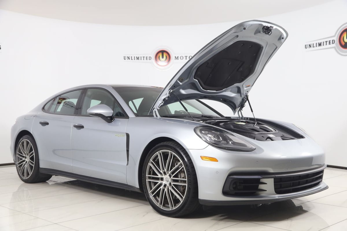 Used 2018 Porsche Panamera 4 AWD/4WD image 28