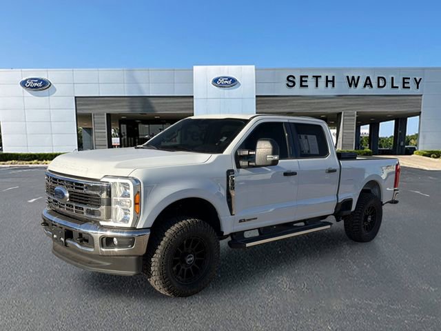 Used 2023 Ford F350 XLT AWD/4WD image 3