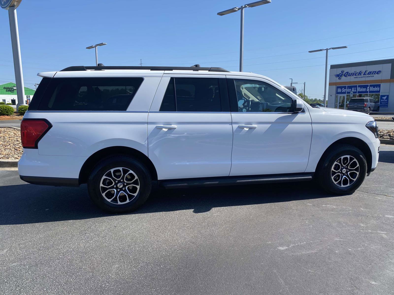 Used 2024 Ford Expedition Max XLT AWD/4WD image 8