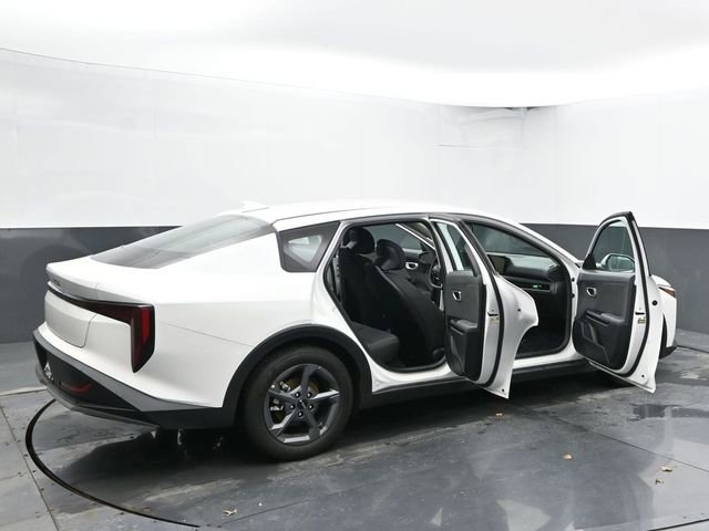 Used 2025 Kia K4 LXS image 56