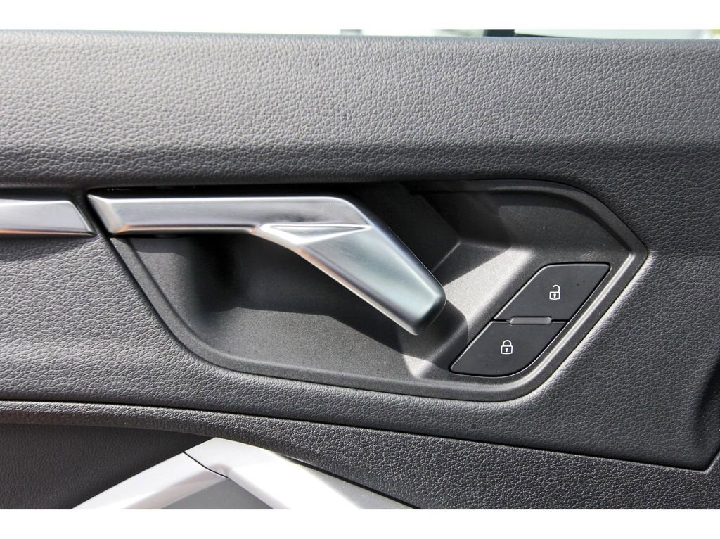 Used 2025 Audi Q3 2.0T Premium AWD/4WD image 24