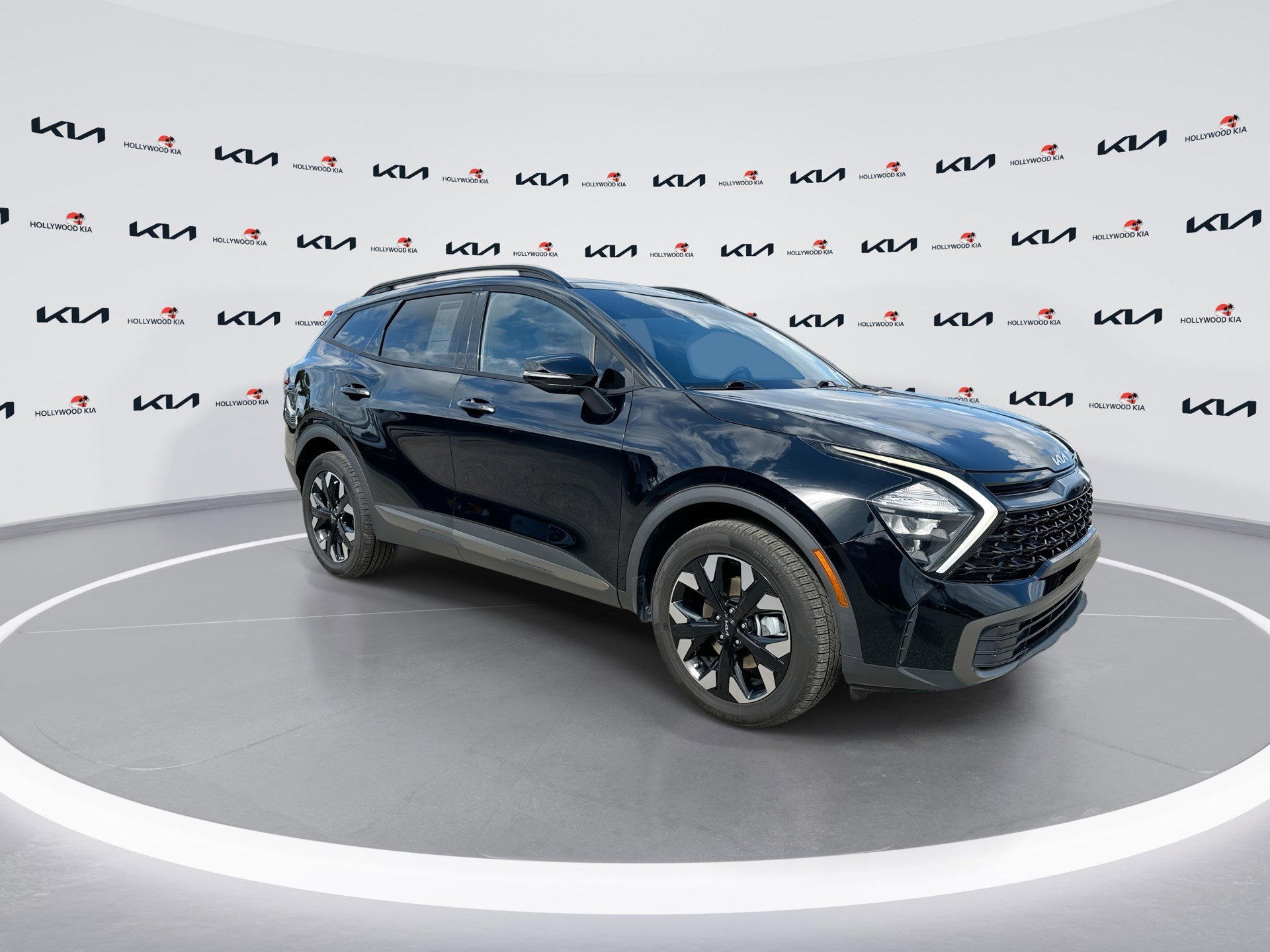 Certified 2023 Kia Sportage X-Line w/ X-Line Premium Package AWD/4WD image 2