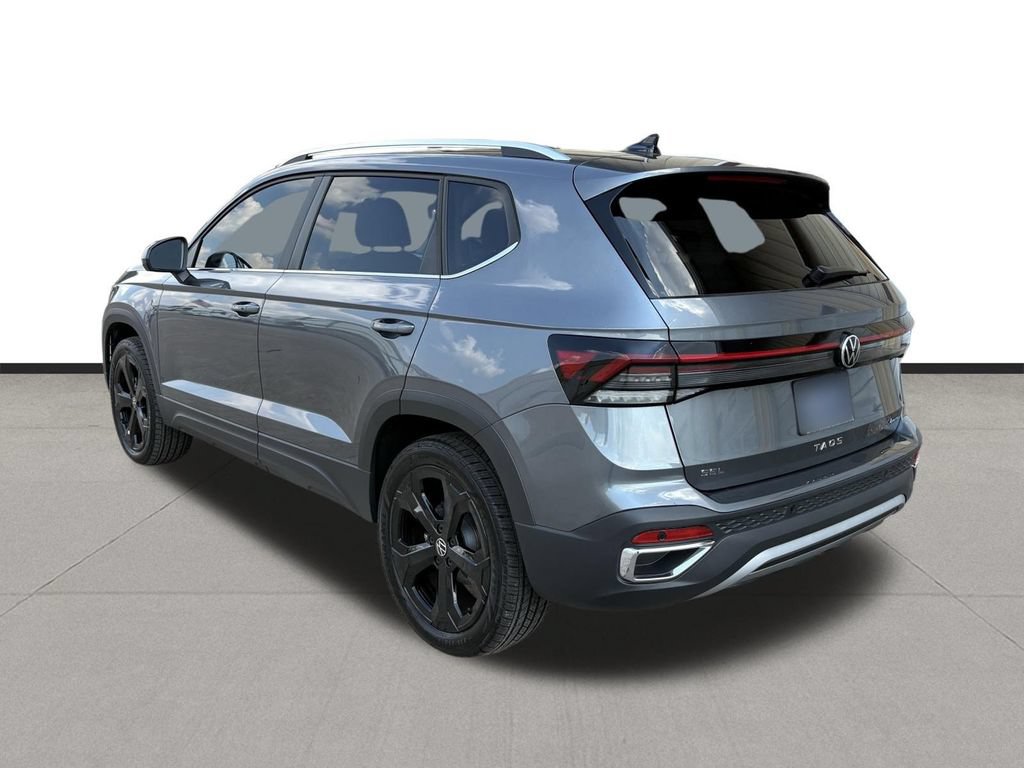 Used 2025 Volkswagen Taos SEL AWD/4WD image 7