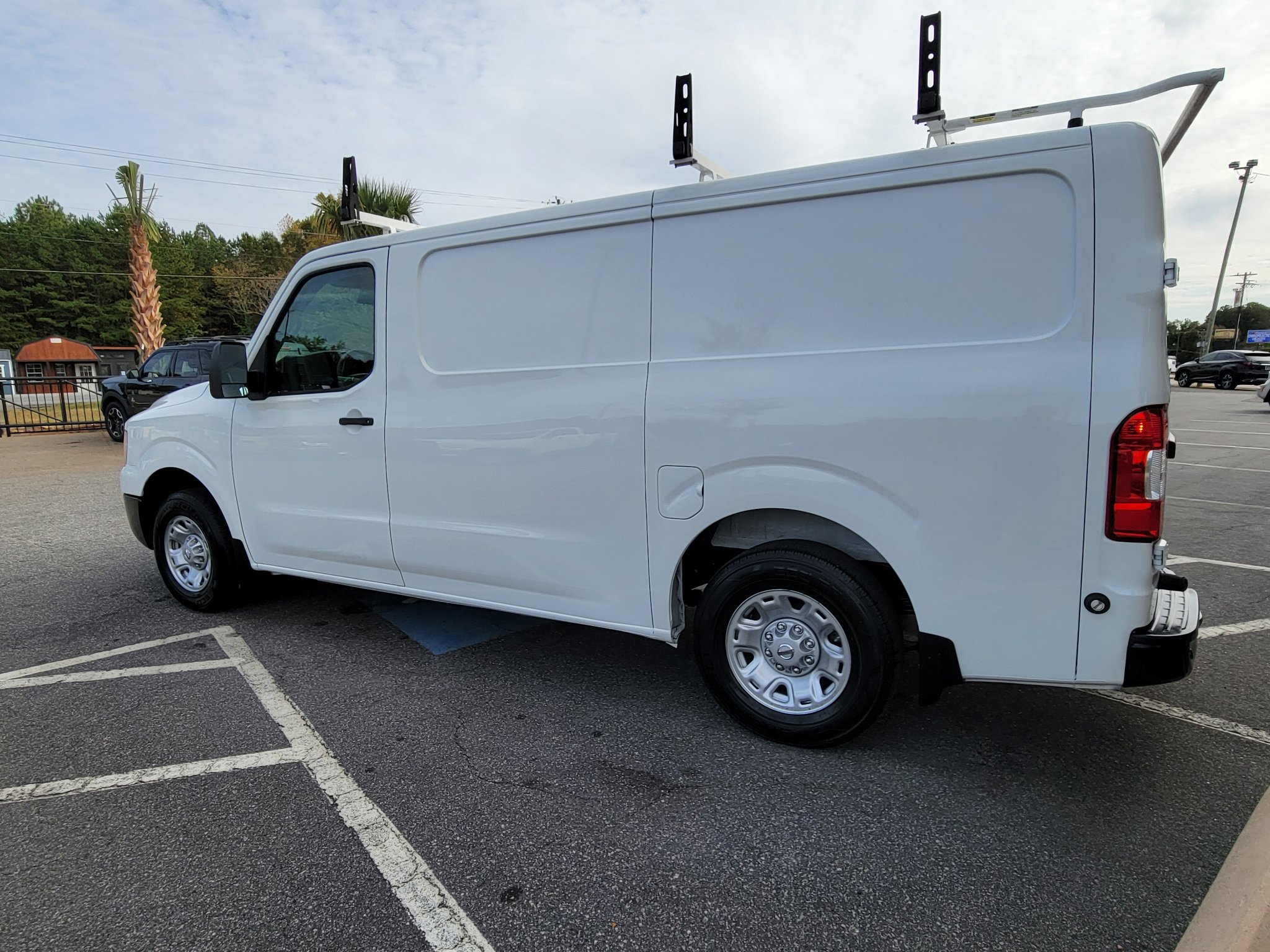 Used 2020 Nissan NV 1500 SV image 10