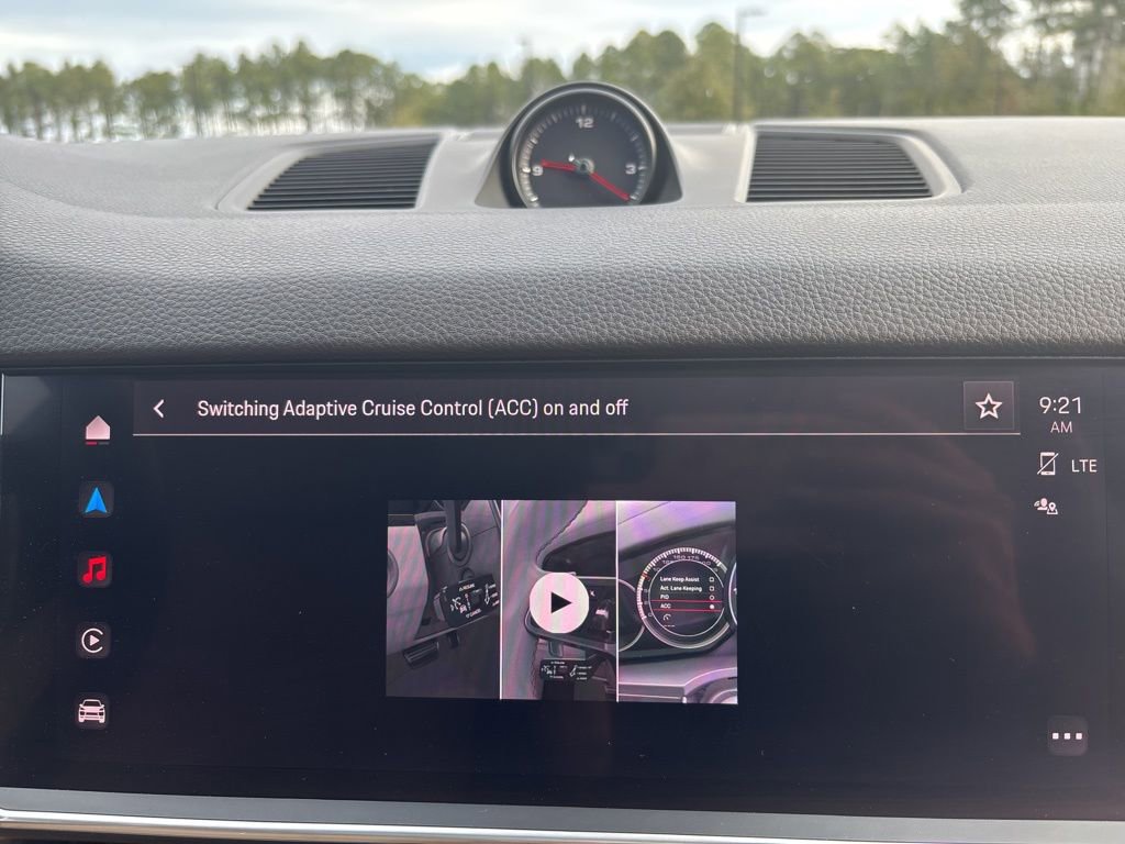 Used 2022 Porsche Cayenne Platinum Edition image 42