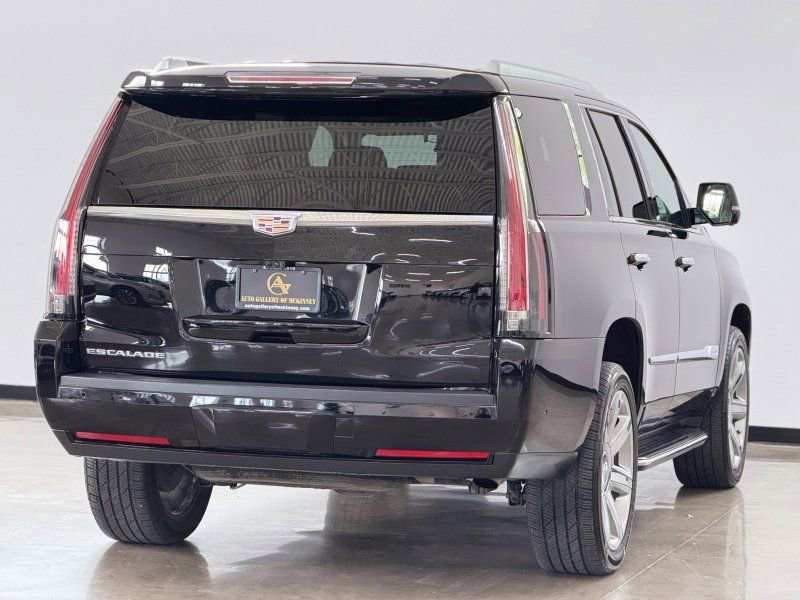 Used 2020 Cadillac Escalade Luxury RWD image 7
