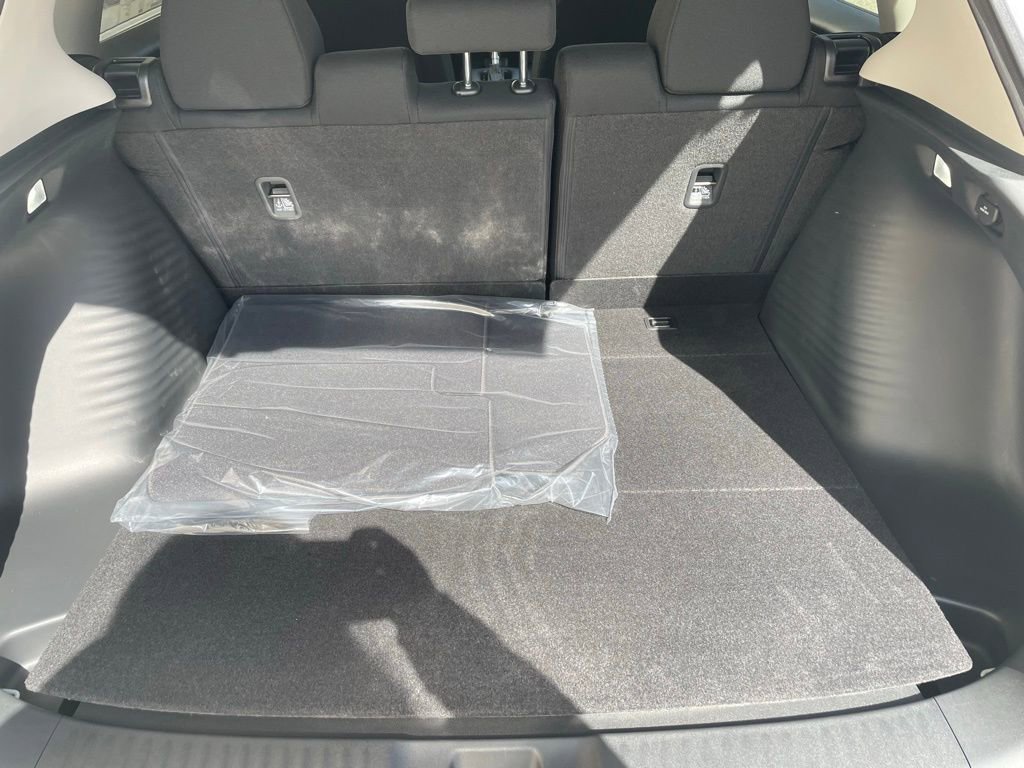 New 2026 Honda HR-V LX image 9