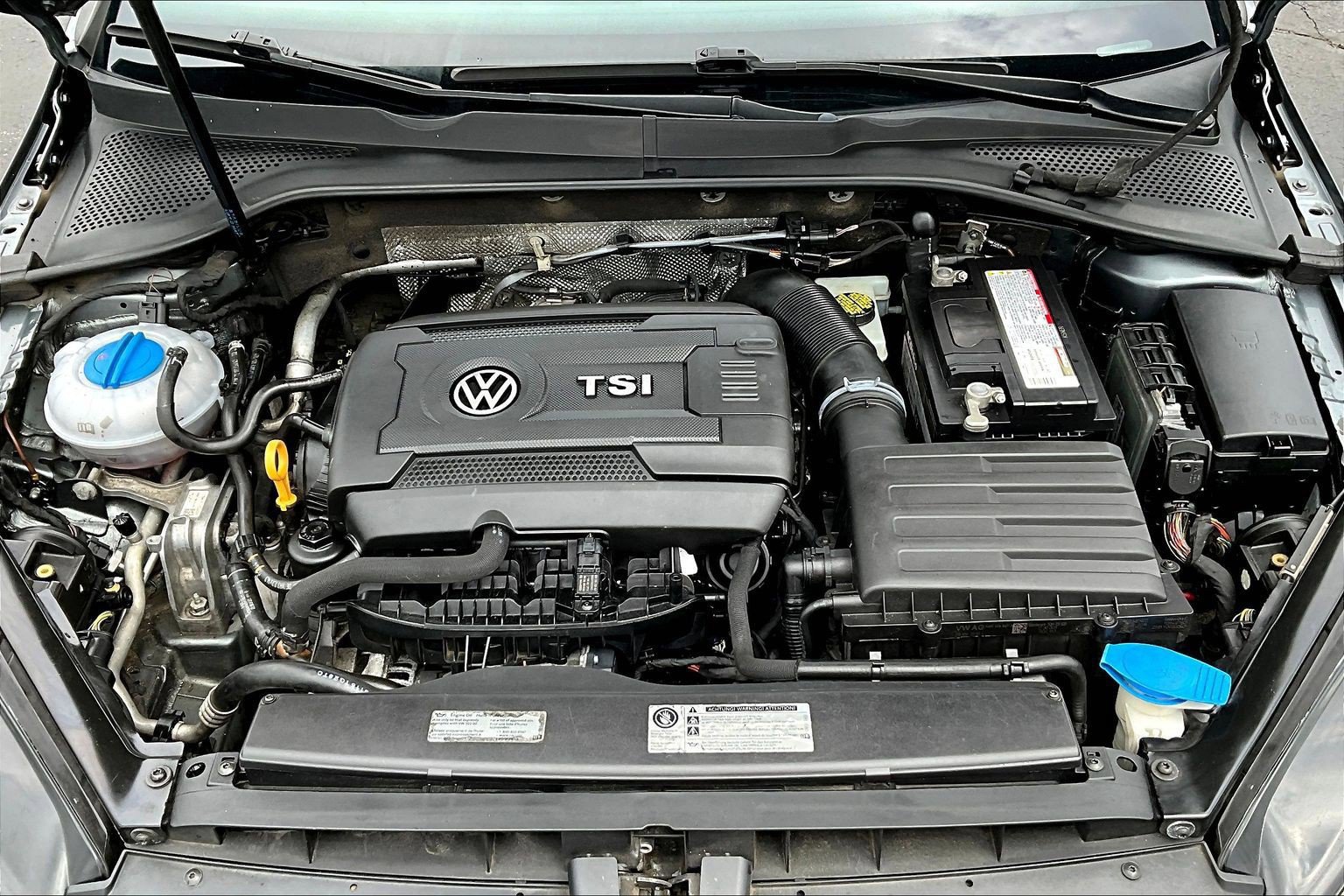Used 2016 Volkswagen Golf SportWagen FWD image 30