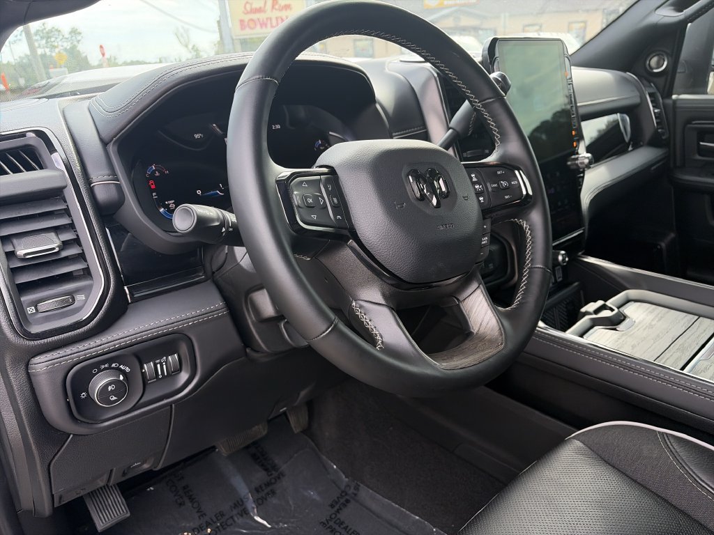 Used 2025 RAM 2500 Limited AWD/4WD image 10
