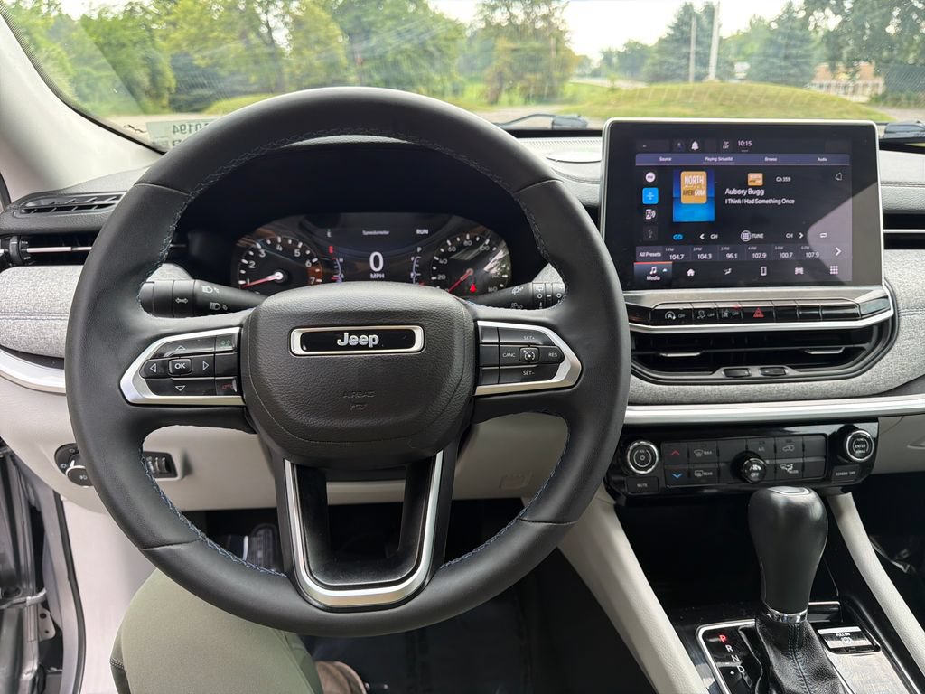 Used 2022 Jeep Compass Latitude AWD/4WD image 13