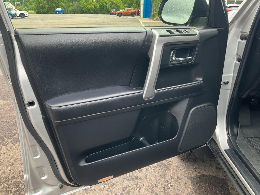 Used 2022 Toyota 4Runner SR5 image 16