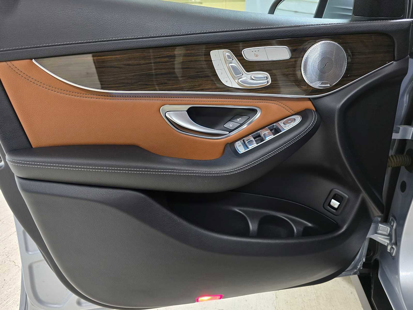 Used 2017 Mercedes-Benz GLC 300 4MATIC image 22