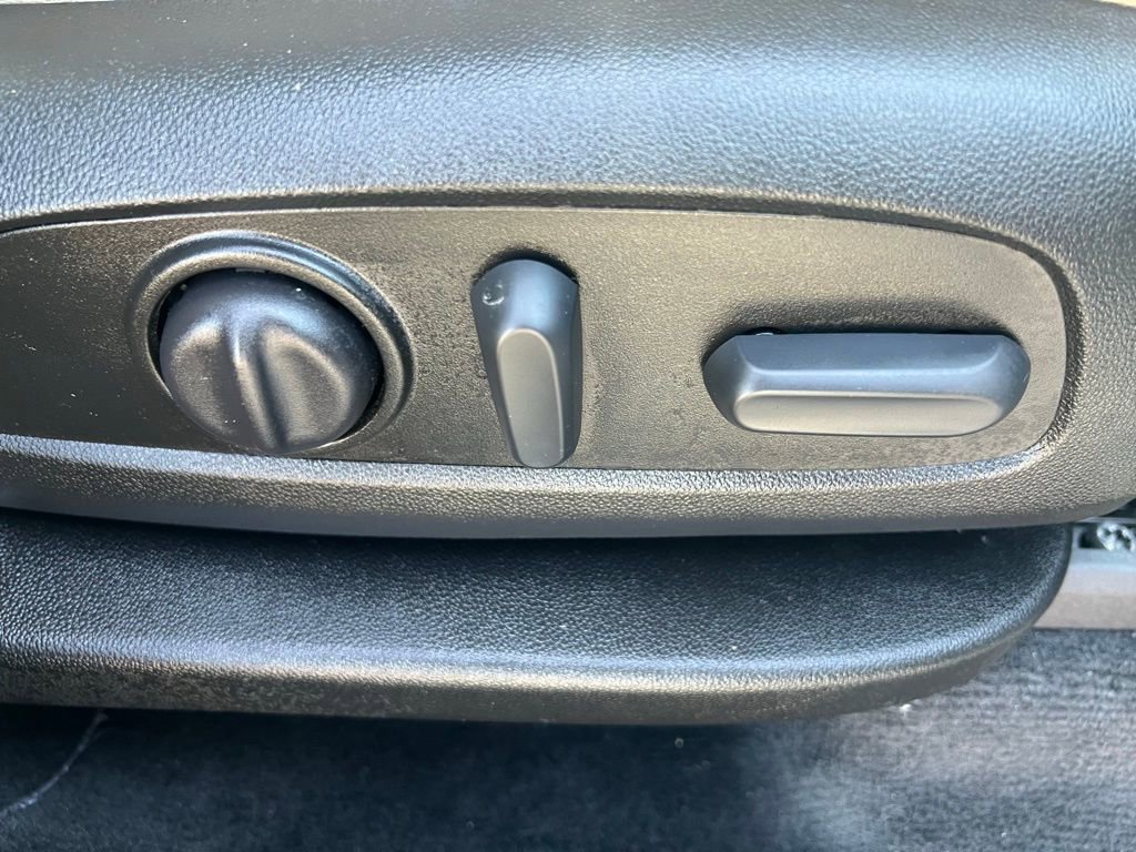 Used 2023 Chevrolet Traverse Premier AWD/4WD image 13