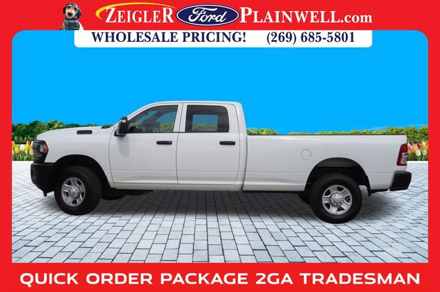 Used 2023 RAM 3500 Tradesman w/ Convenience Group image 2