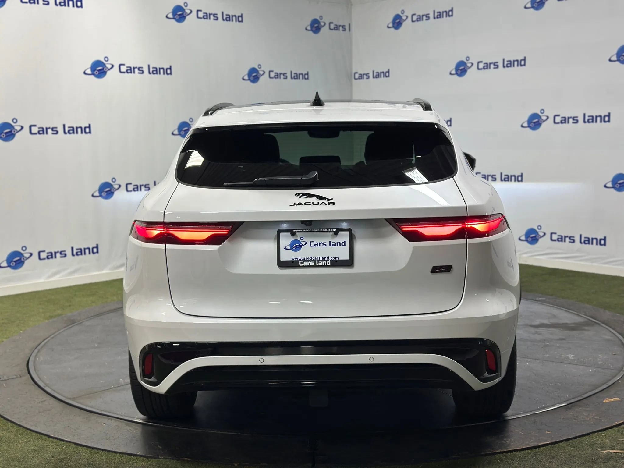 Used 2026 Jaguar F-PACE R-Dynamic S image 4