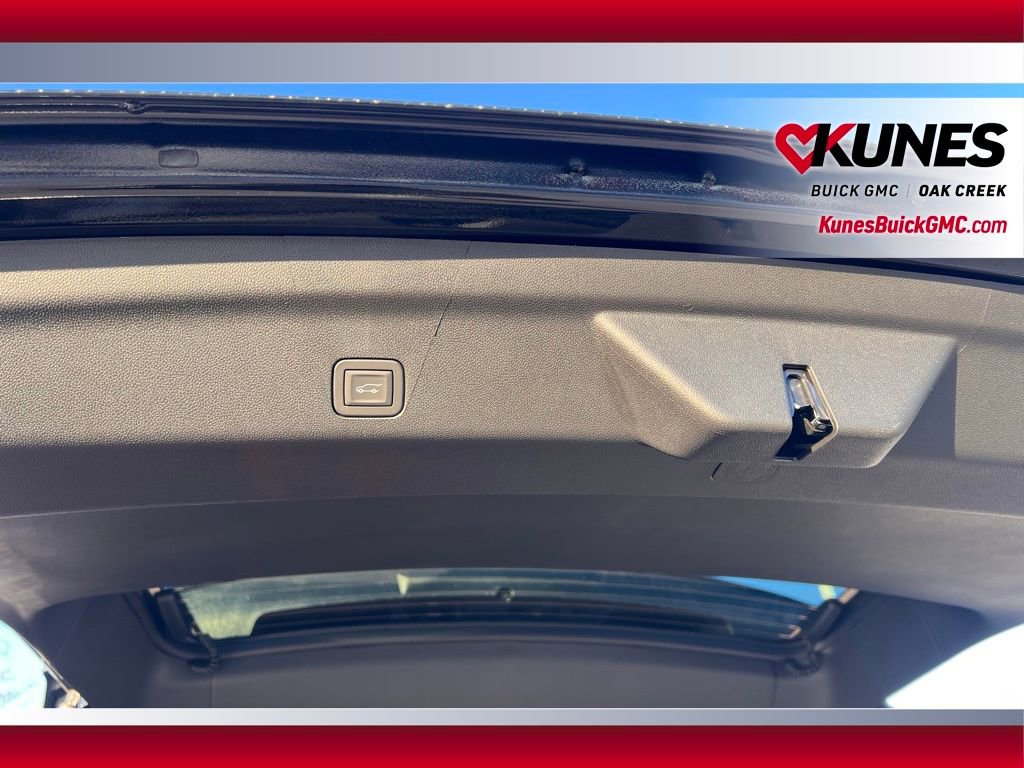 New 2026 GMC Yukon XL Denali w/ Sun & Power Step Package image 10