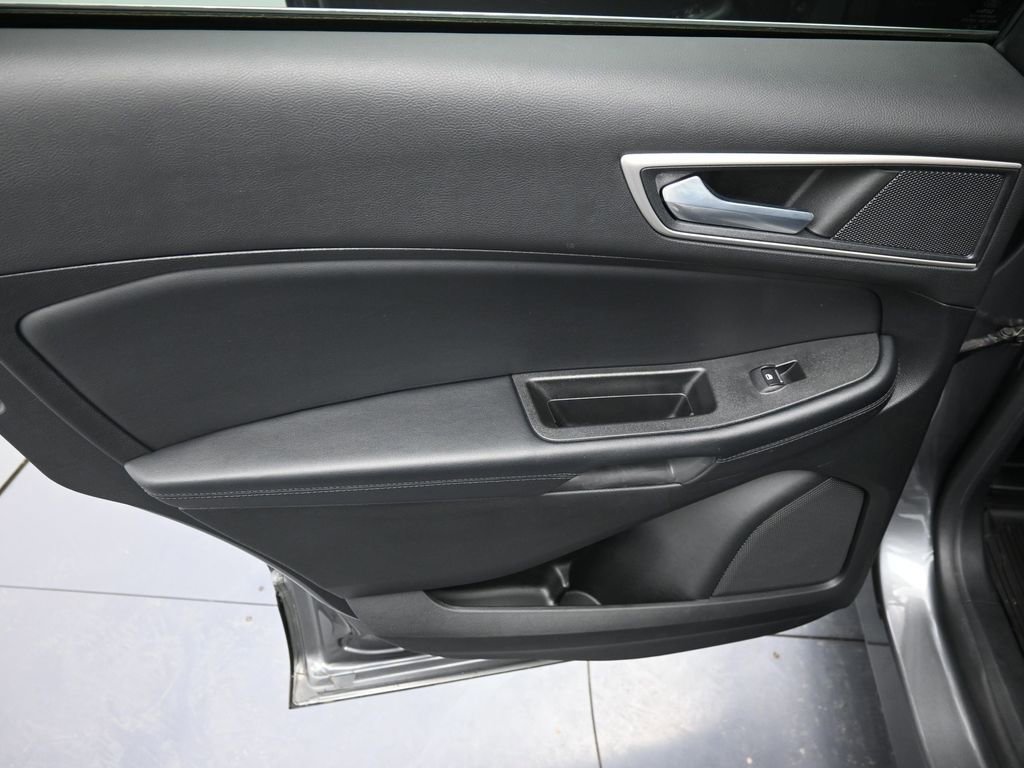 Used 2022 Ford Edge SEL w/ Convenience Package image 24