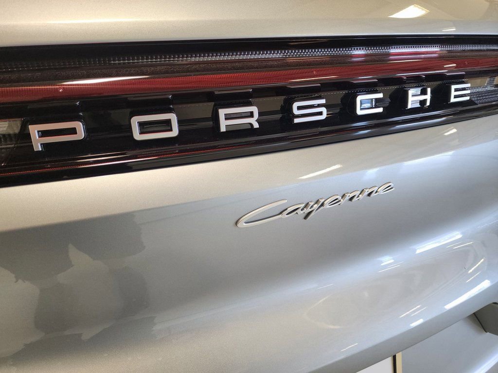 Certified 2025 Porsche Cayenne image 21
