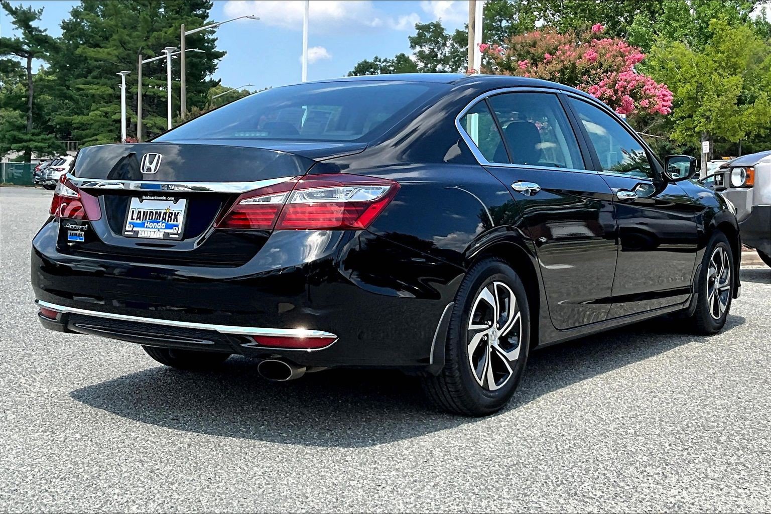 Used 2017 Honda Accord LX image 2