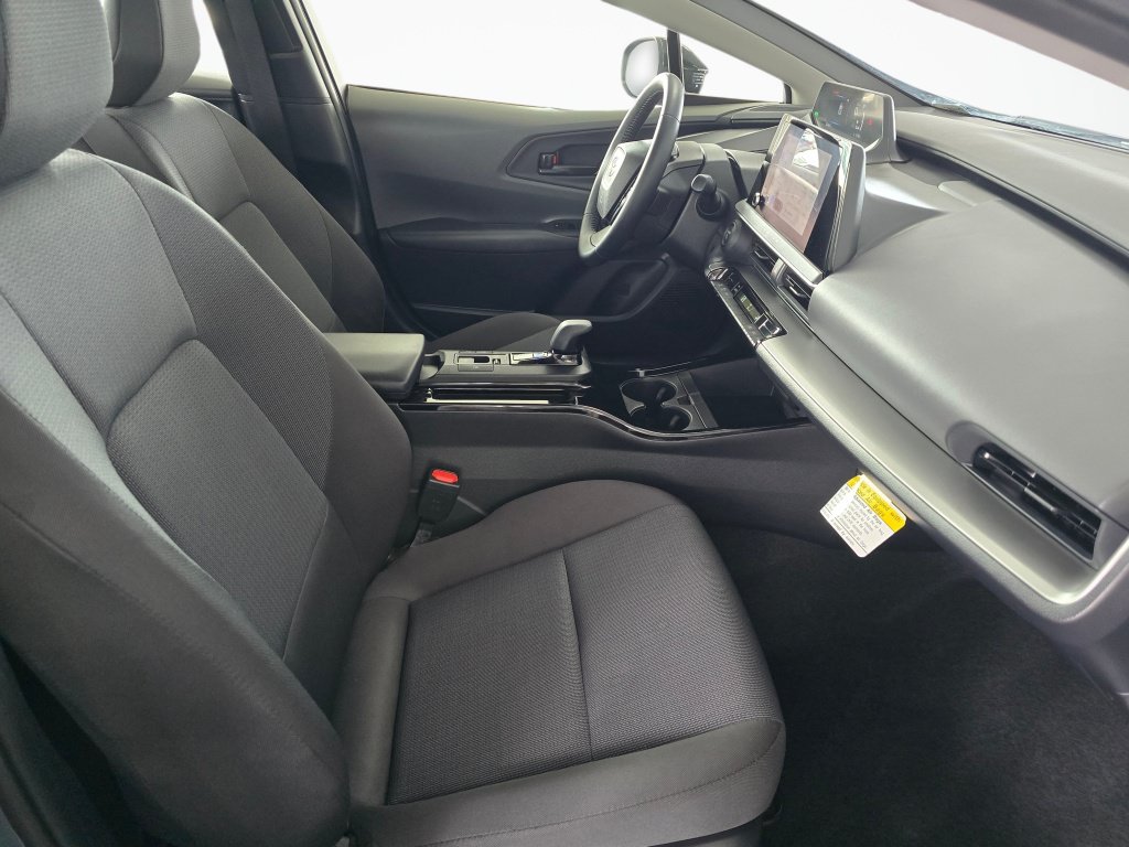 Used 2024 Toyota Prius LE FWD image 41
