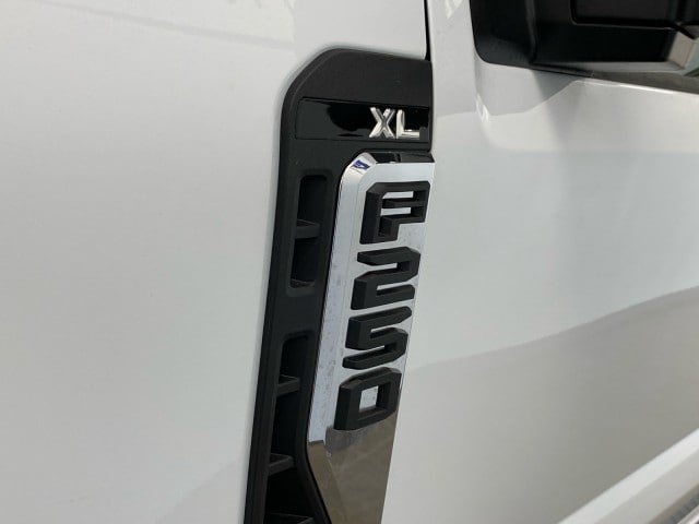 New 2026 Ford F250 XL w/ FX4 Off-Road Package AWD/4WD image 8