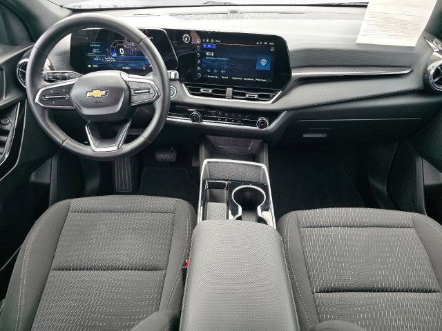 Used 2025 Chevrolet Equinox LT FWD image 18