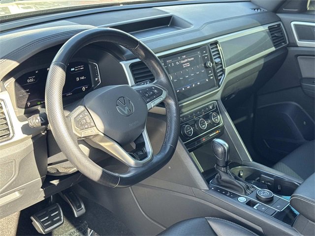 Certified 2022 Volkswagen Atlas Cross Sport SEL R-Line image 11