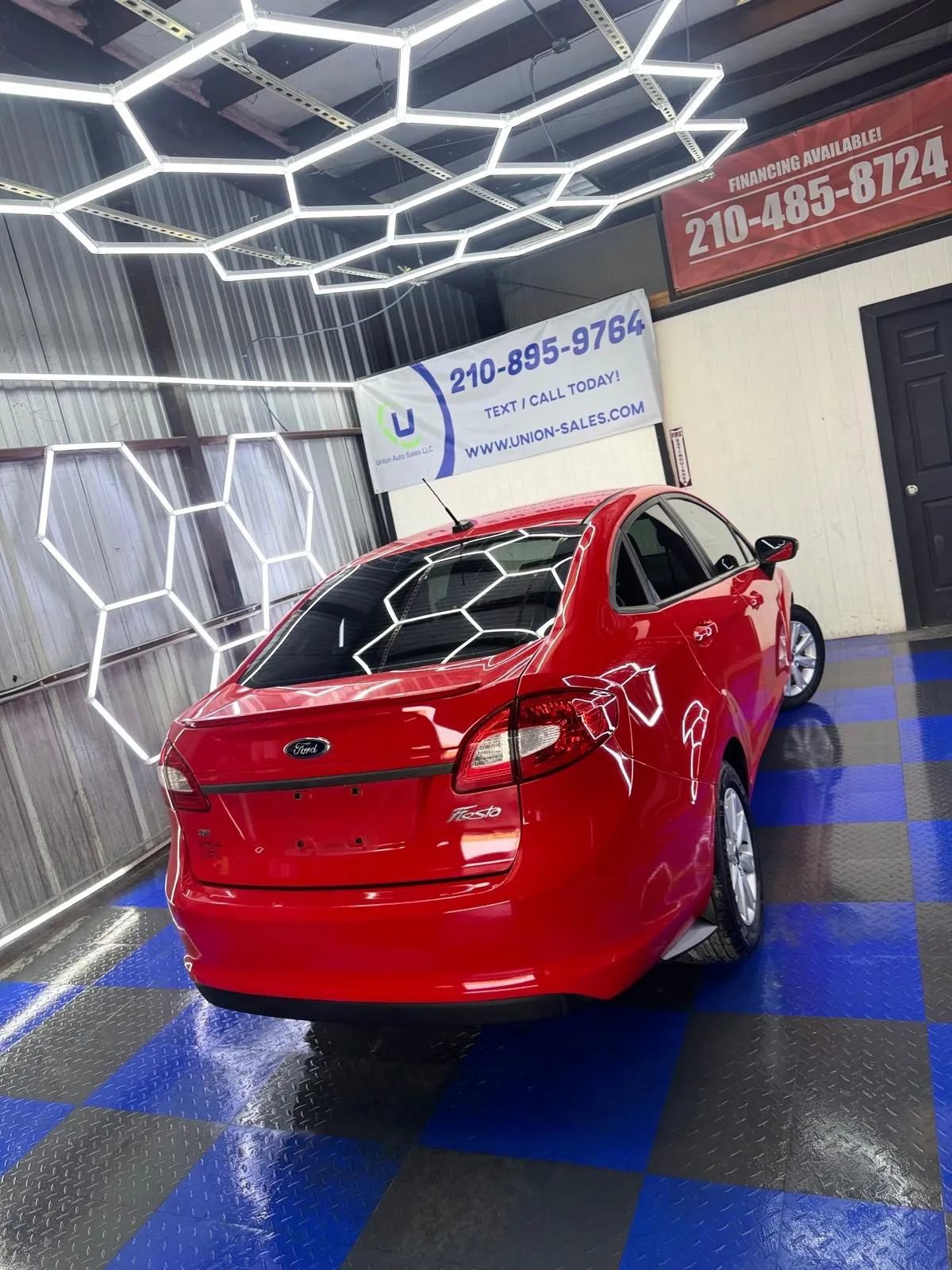 Used 2013 Ford Fiesta SE image 21