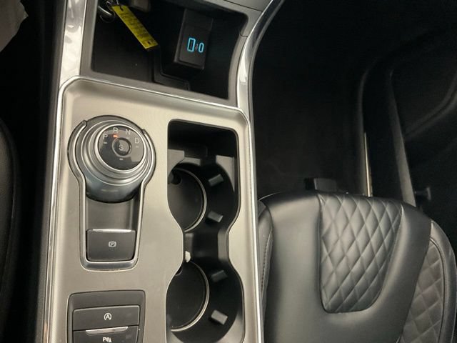 Used 2024 Ford Edge Titanium AWD/4WD image 17