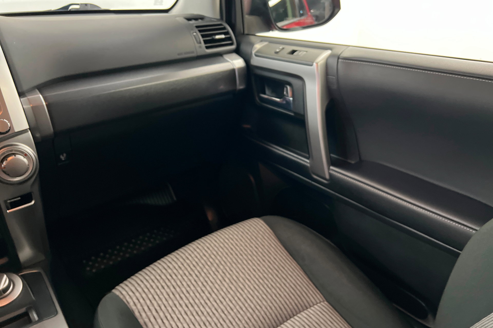 Certified 2023 Toyota 4Runner SR5 AWD/4WD image 11