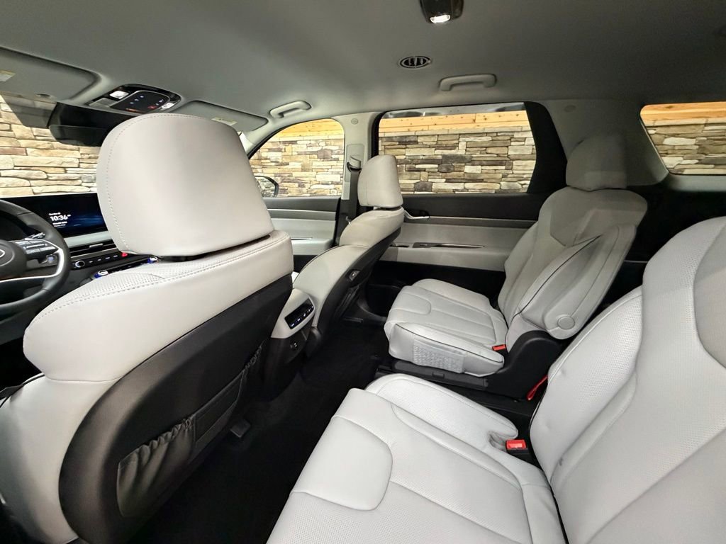 Used 2023 Hyundai Palisade SEL image 28