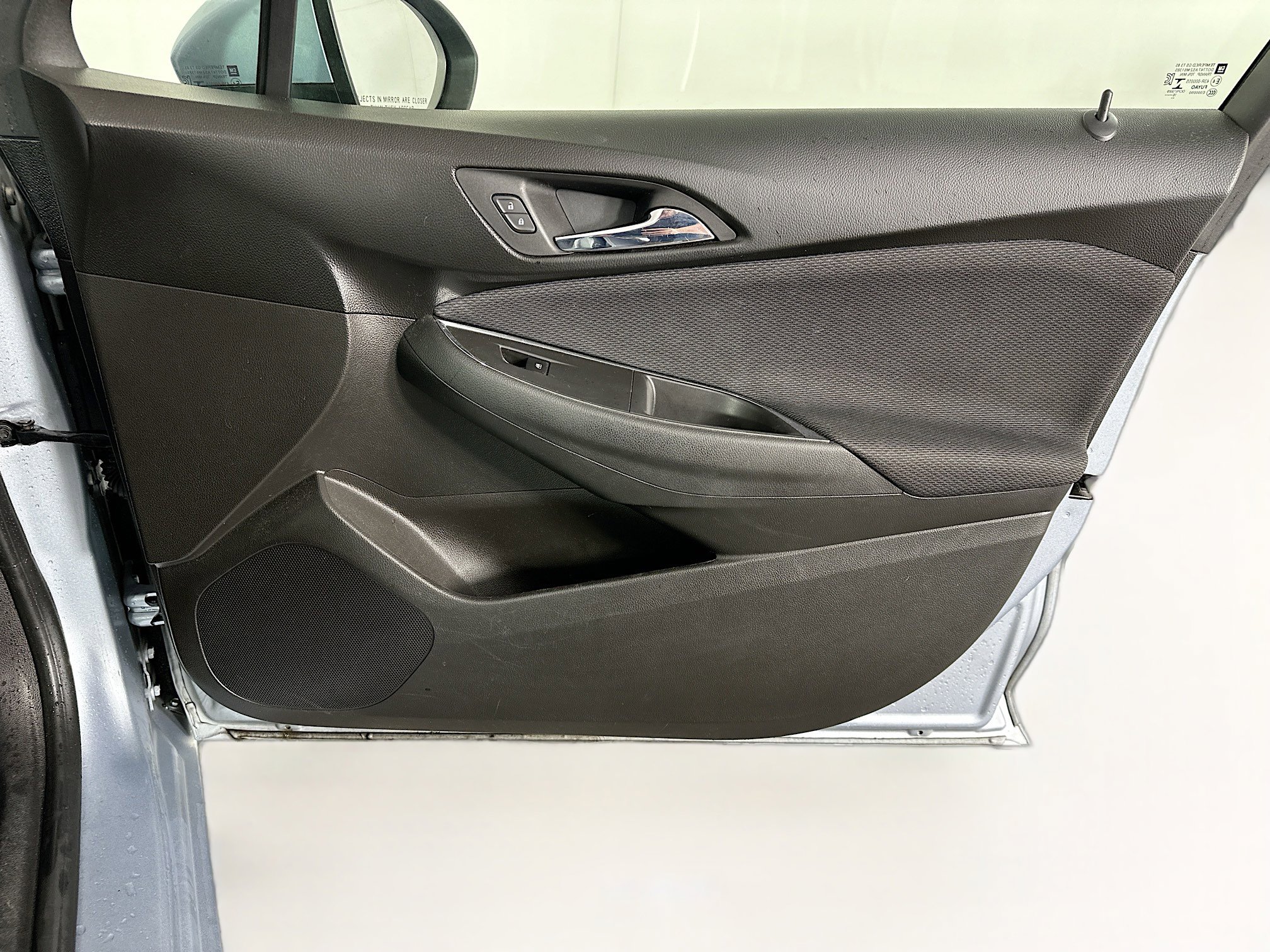 Used 2017 Chevrolet Cruze LS FWD image 30