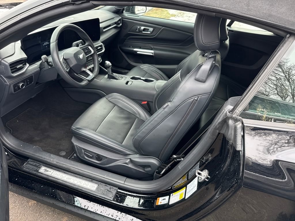 Used 2025 Ford Mustang GT Premium image 43