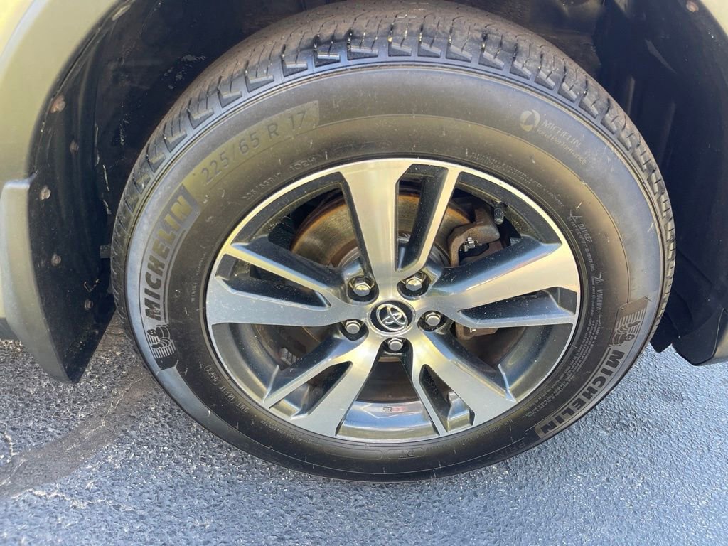 Used 2016 Toyota RAV4 XLE AWD/4WD image 29