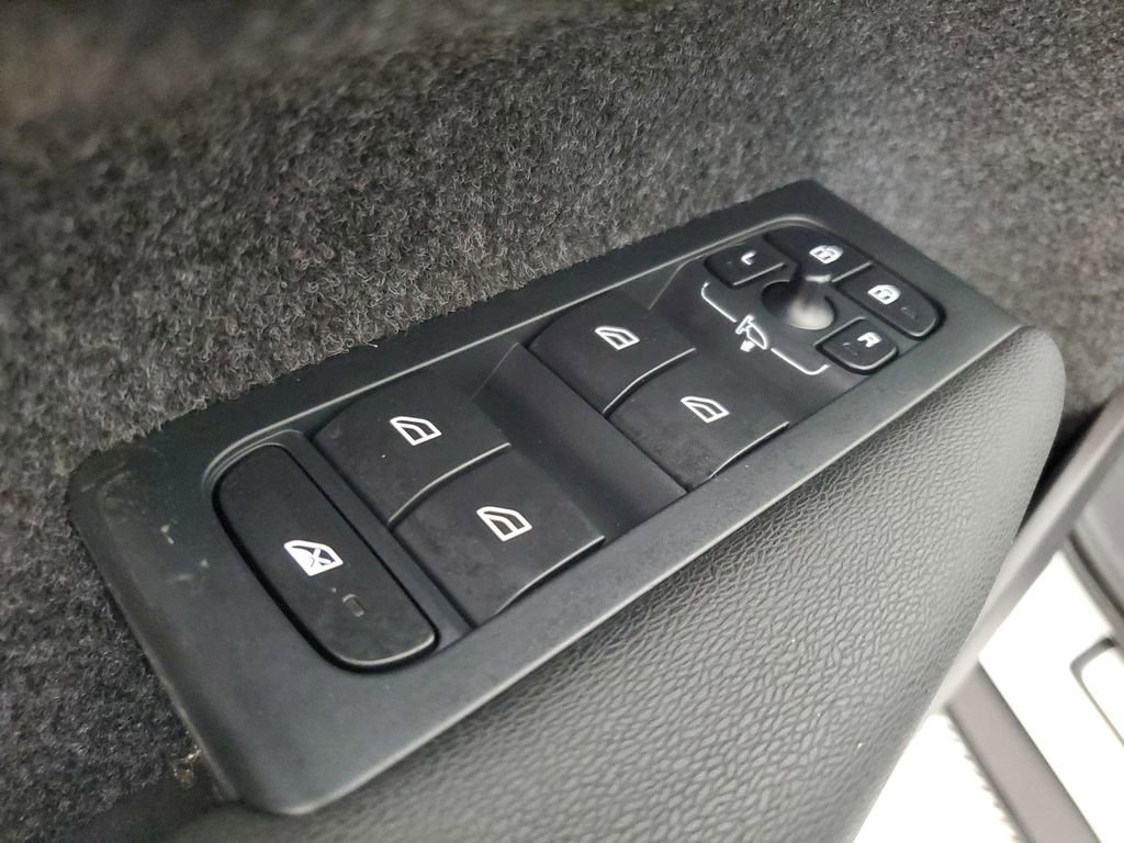 Used 2023 Volvo XC40 B5 Plus w/ Driver Assist Package image 18