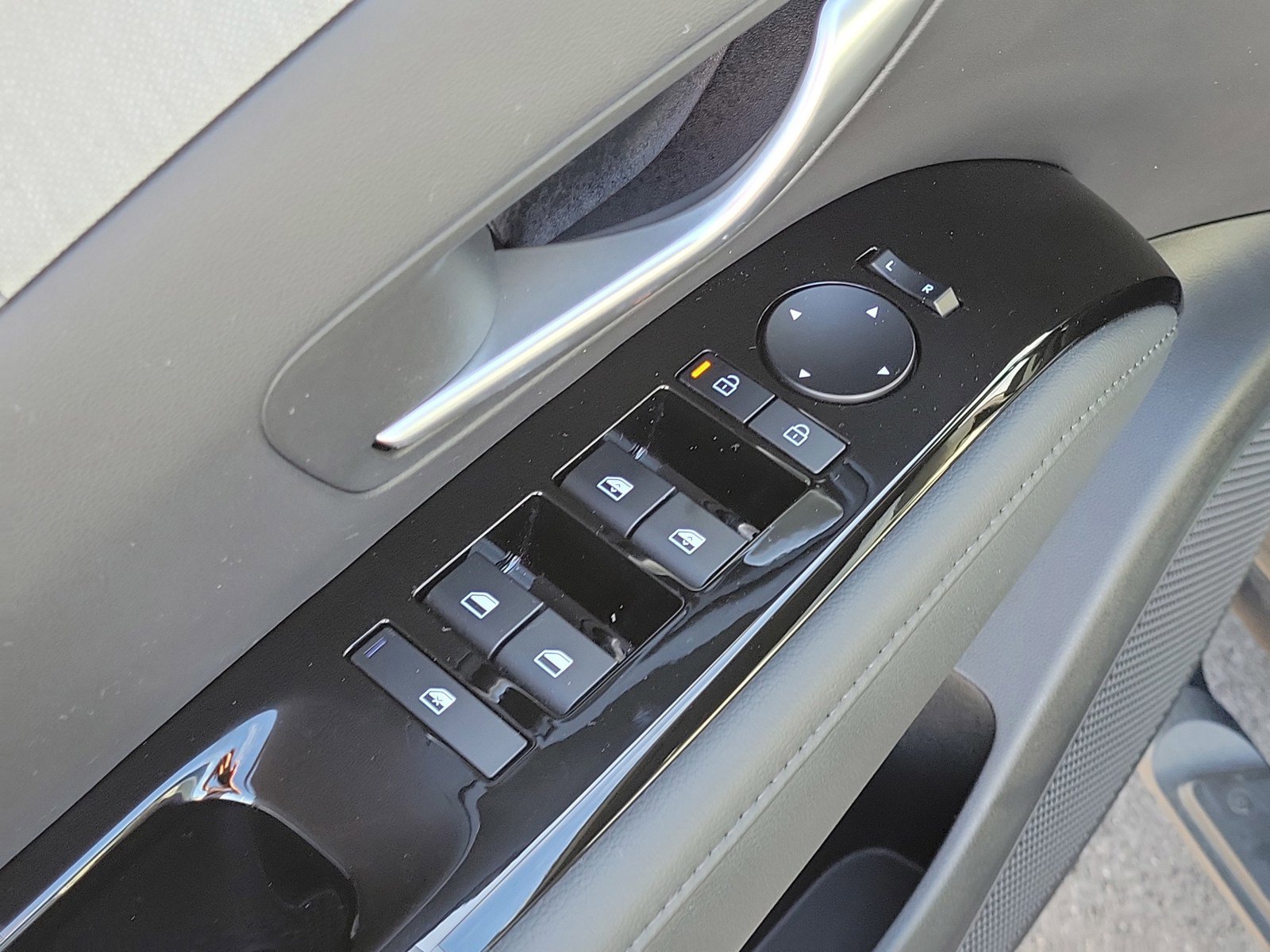 Used 2025 Hyundai Santa Cruz SEL image 14