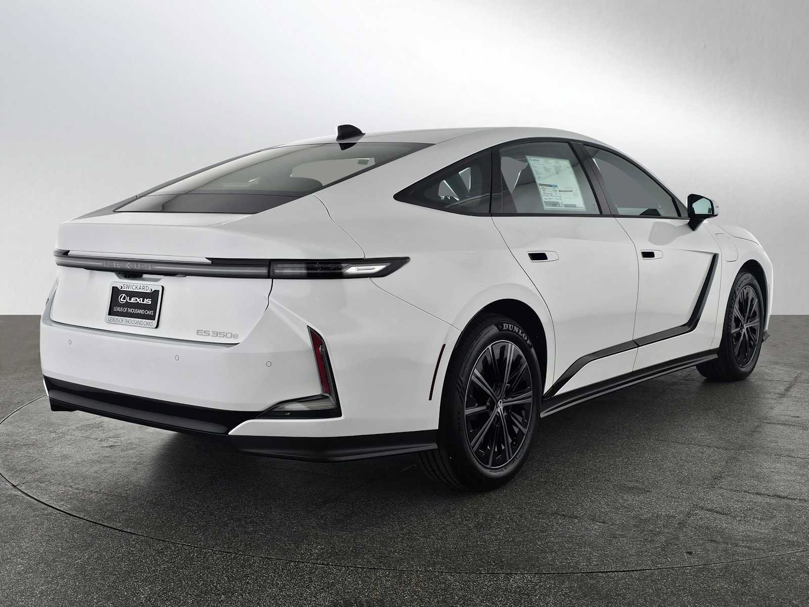 New 2026 Lexus ES 350e FWD image 3