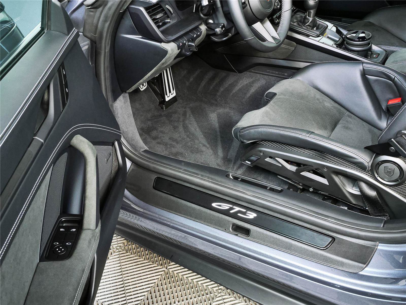 Certified 2026 Porsche 911 GT3 RWD image 8
