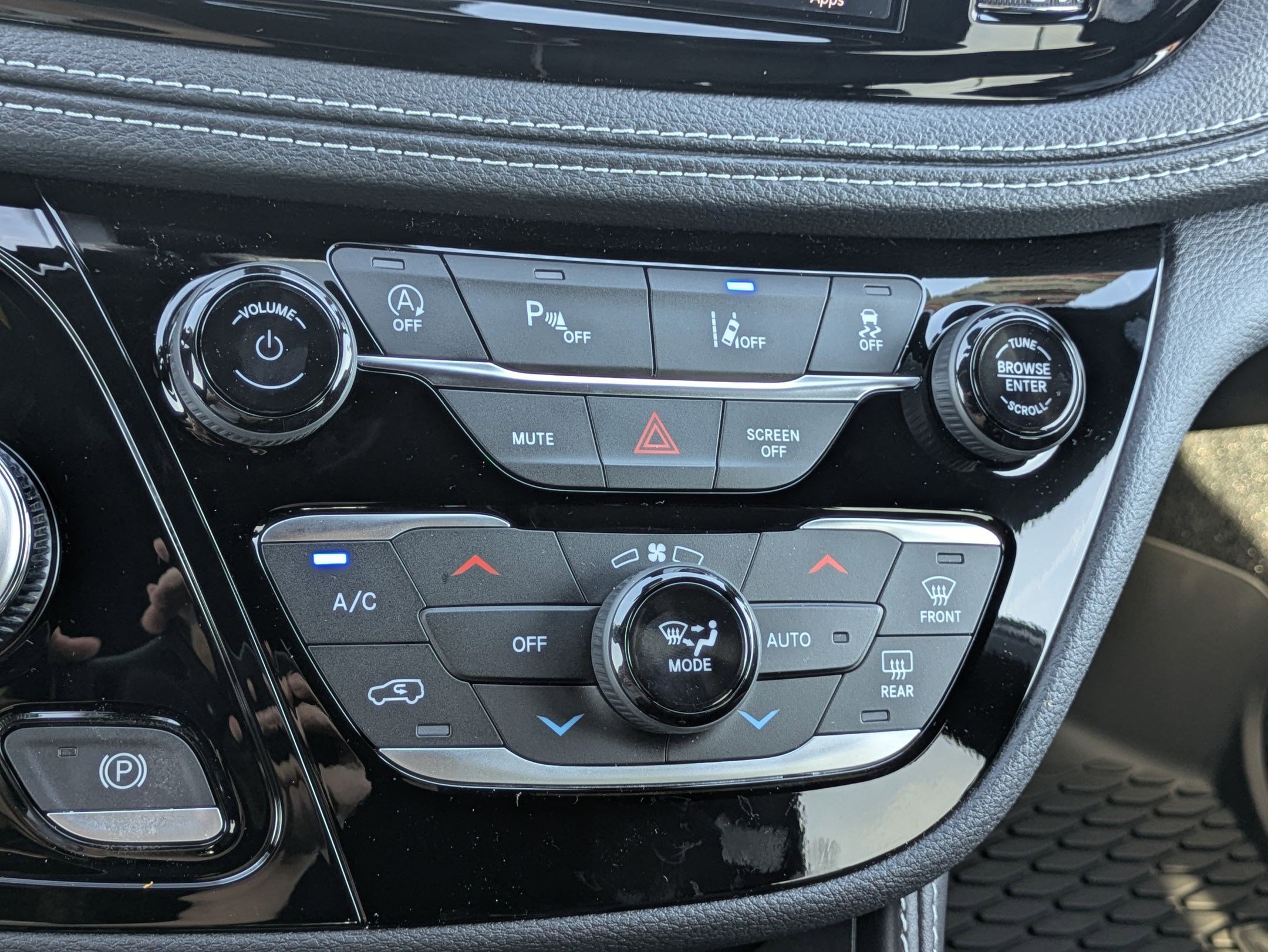 New 2026 Chrysler Pacifica Limited image 15