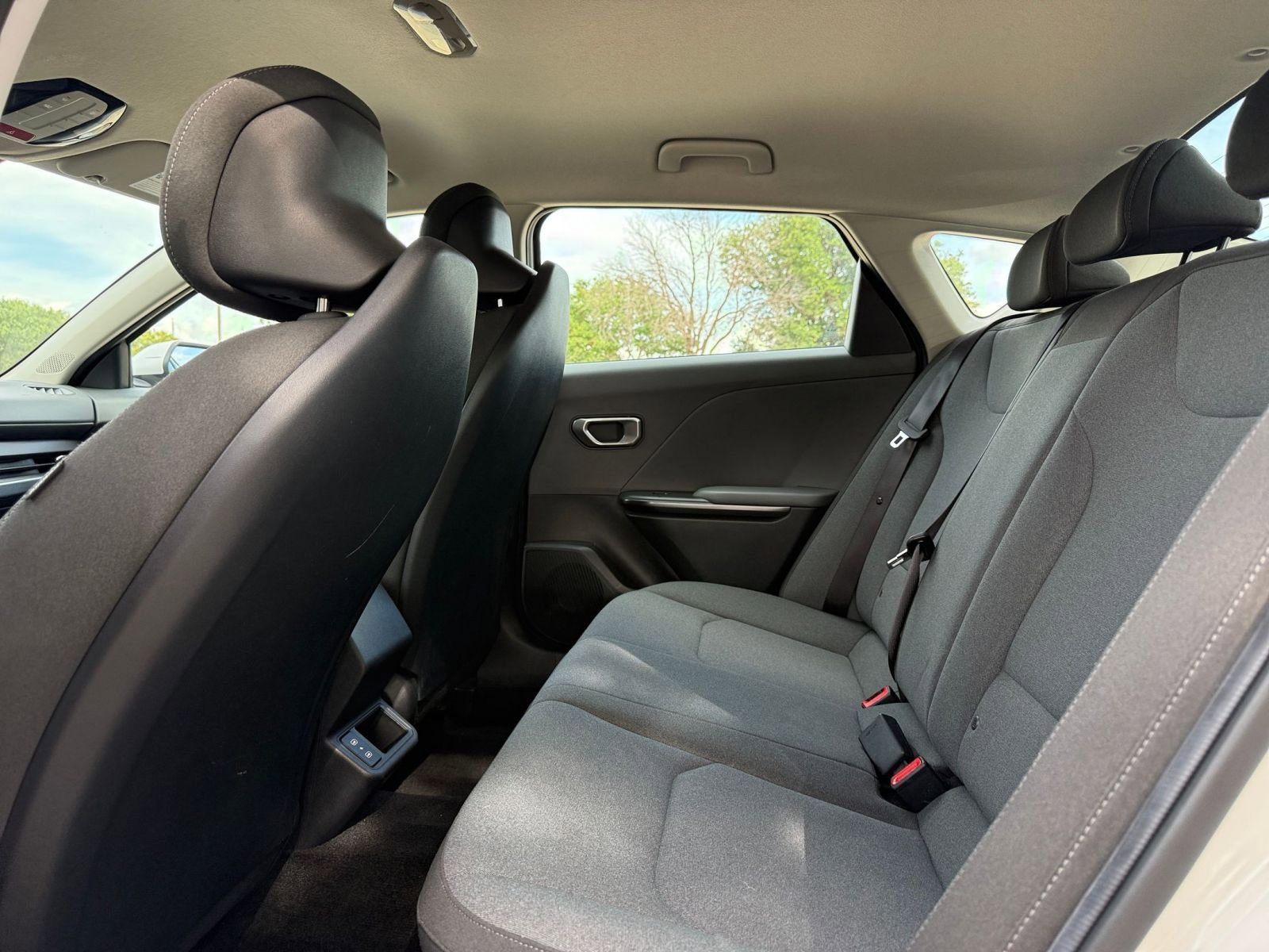Used 2025 Kia K4 FWD image 28