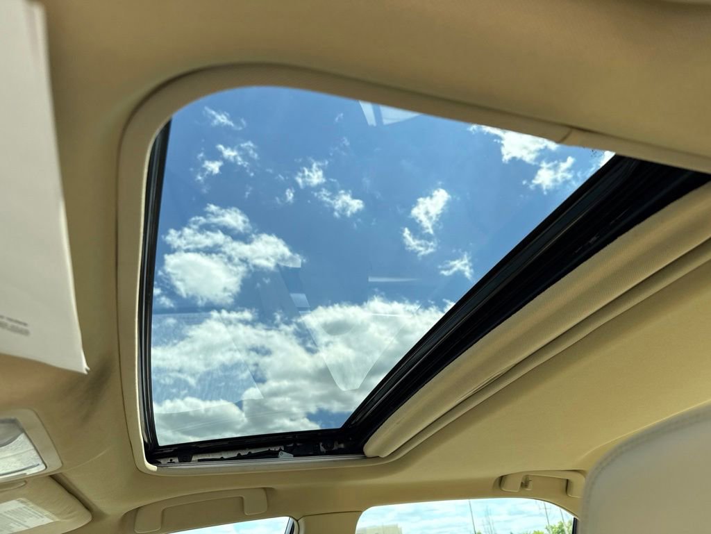 Used 2015 Toyota Camry XLE w/ Moonroof Package FWD image 14