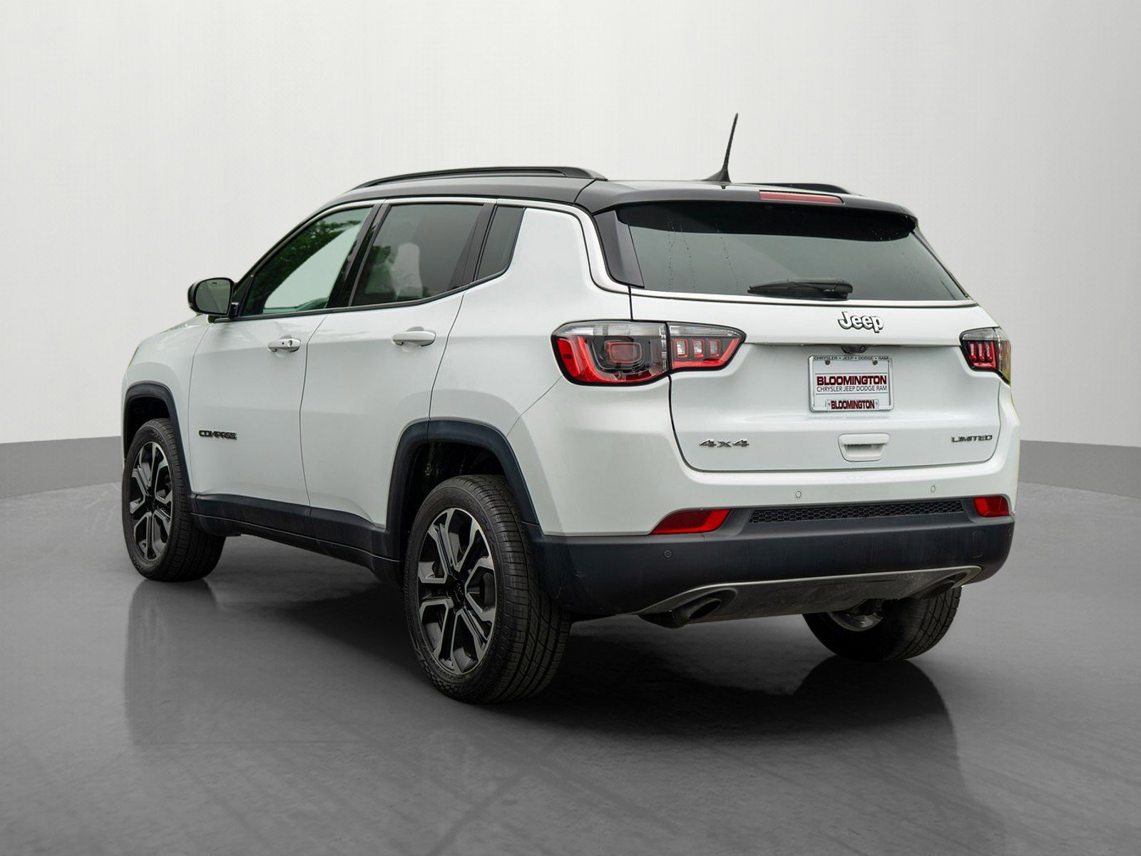 Used 2023 Jeep Compass Limited AWD/4WD image 5