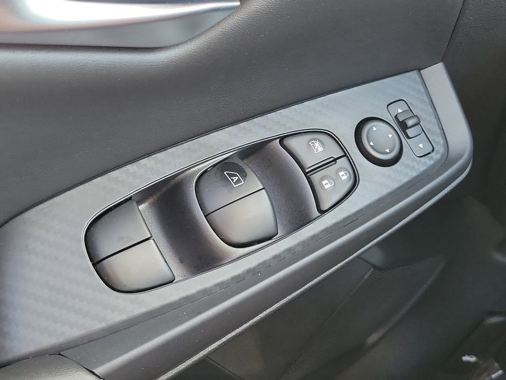 Used 2025 Nissan Sentra SV w/ Trunk Package image 14