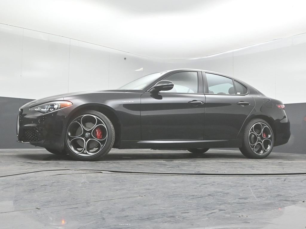 New 2026 Alfa Romeo Giulia AWD w/ Driving Assist Package image 38