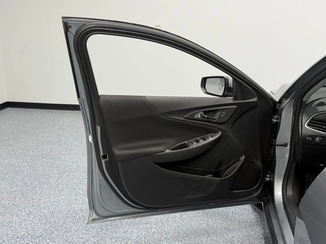 Used 2025 Chevrolet Malibu LT FWD image 11