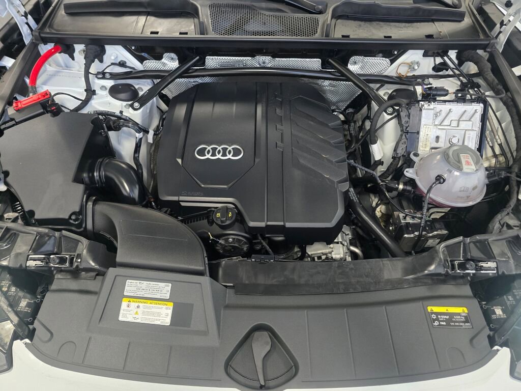 Certified 2025 Audi Q5 2.0T Premium Plus image 10